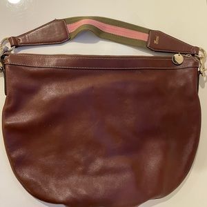 100% Authentic Gucci medium size Brown Leather shoulder bag